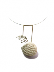 Picture of "pieza struct", a jewellery piece by Andrea Nabholz